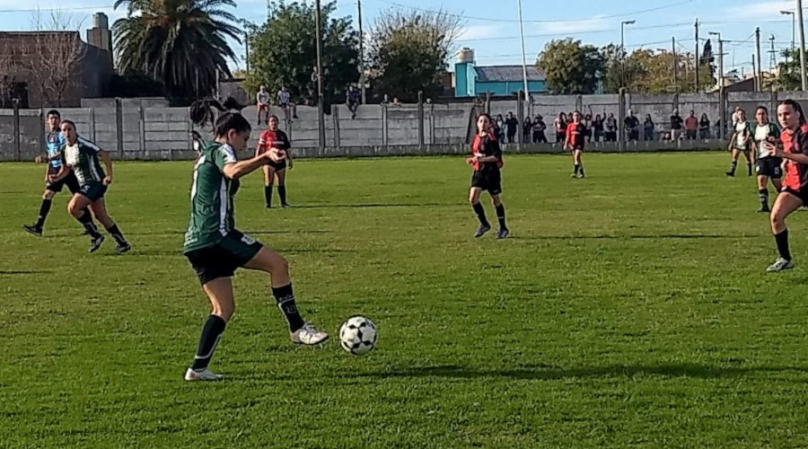 ABOGADOS A Y ANIMALES FC NO DAN TREGUA EN LA CIMA DE LA DIVISIÓN A